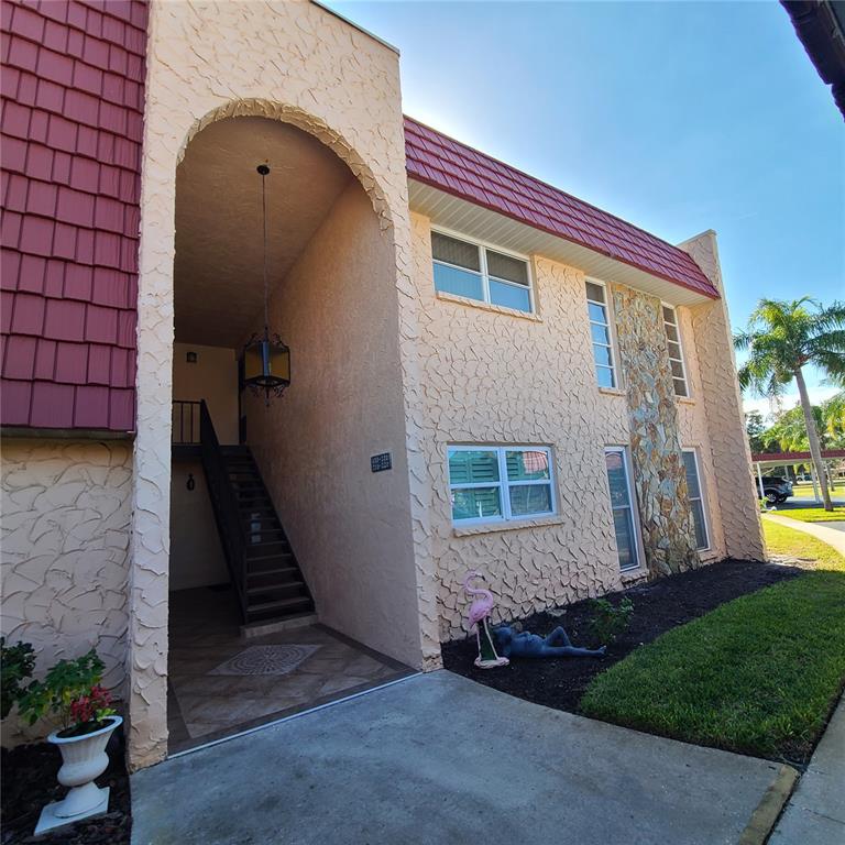 Property for sale at 220 BUTTONWOOD CIRCLE UNIT 220, SEMINOLE, FL, 33777