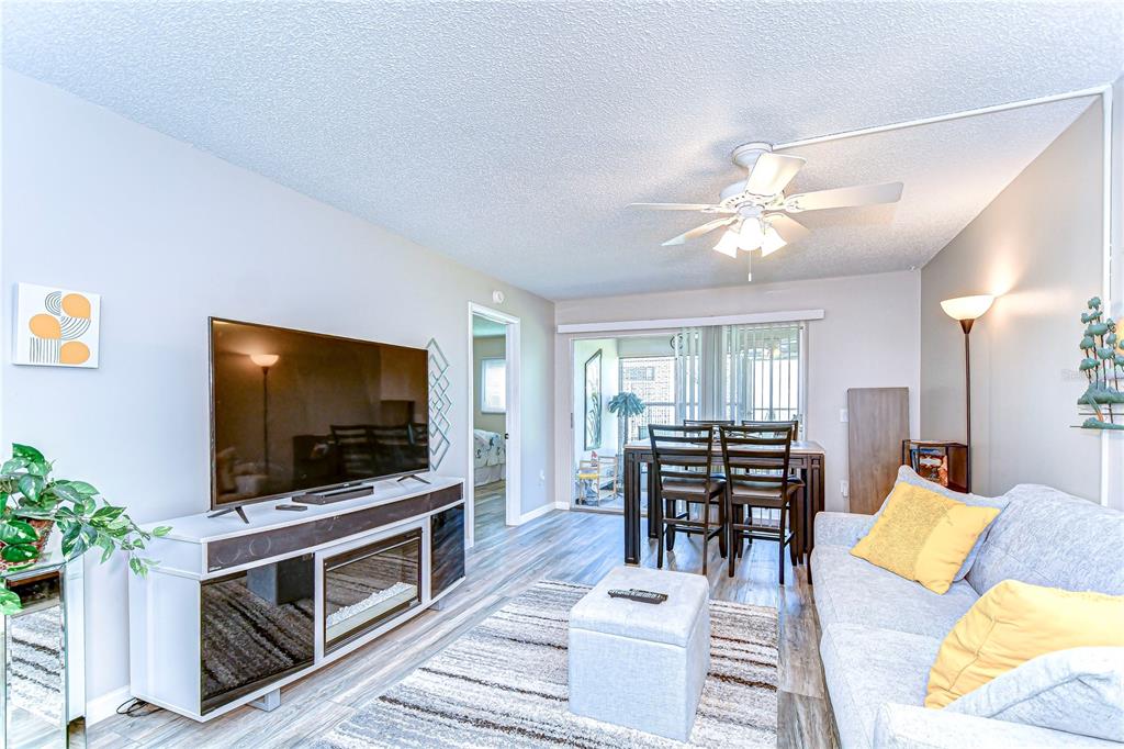Property for sale at 13870 OAKWOOD LANE UNIT 13870, SEMINOLE, FL, 33776