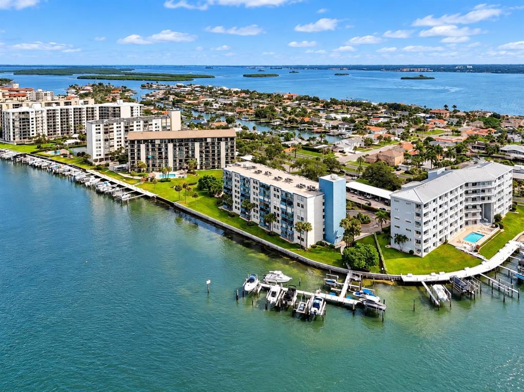 Property for sale at 644 ISLAND WAY UNIT 406, CLEARWATER, FL, 33767