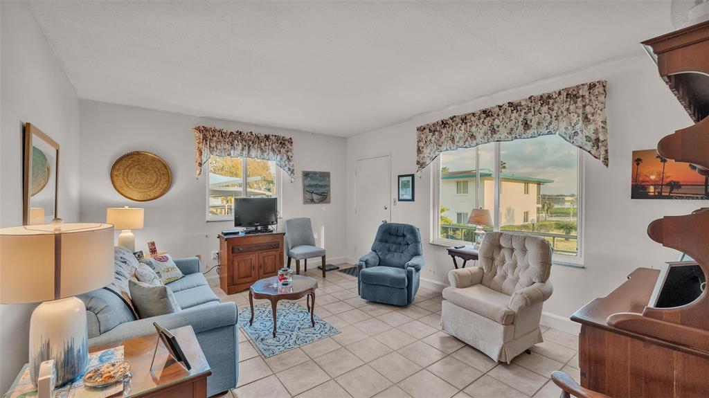 Property for sale at 1600 W LAKE PARKER DRIVE UNIT B9, LAKELAND, FL, 33805