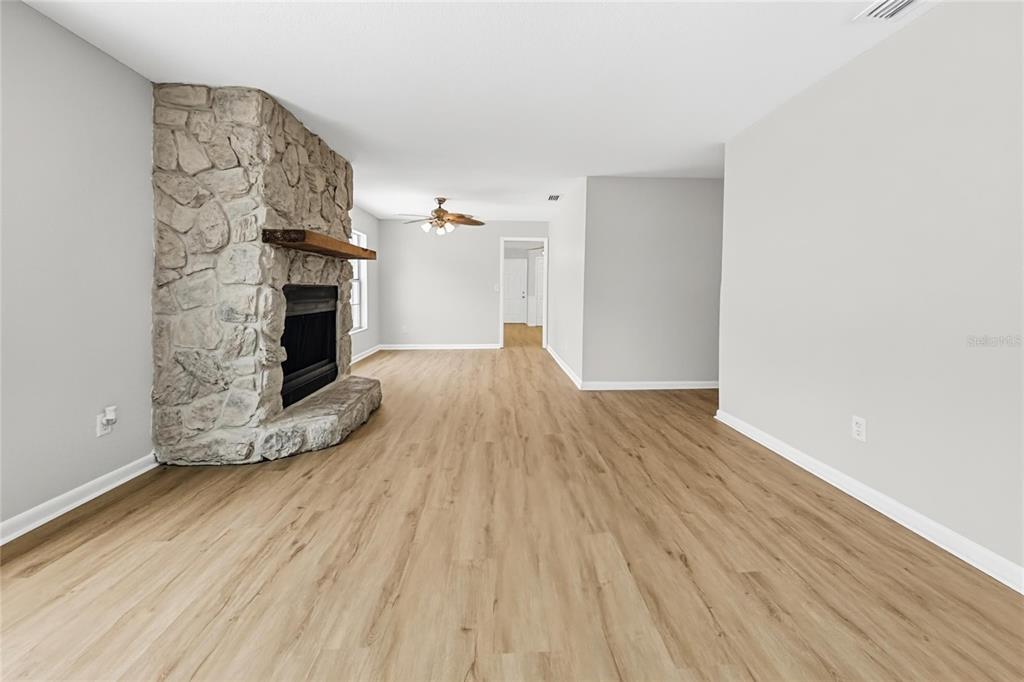Property for sale at 1322 GLENGREEN LANE, LAKELAND, FL, 33813