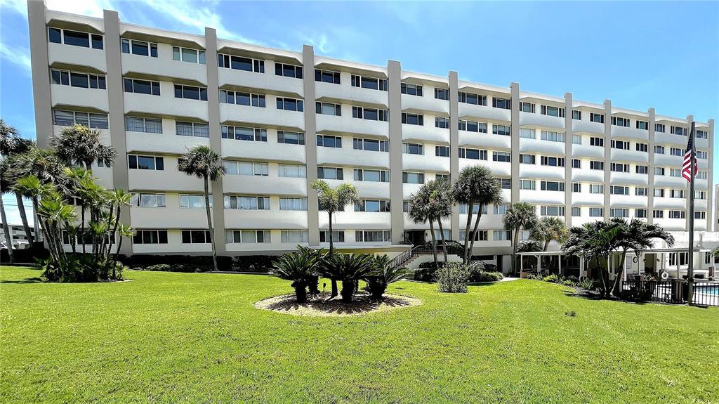 Property for sale at 100 BLUFF VIEW DRIVE UNIT 211A, BELLEAIR BLUFFS, FL, 33770