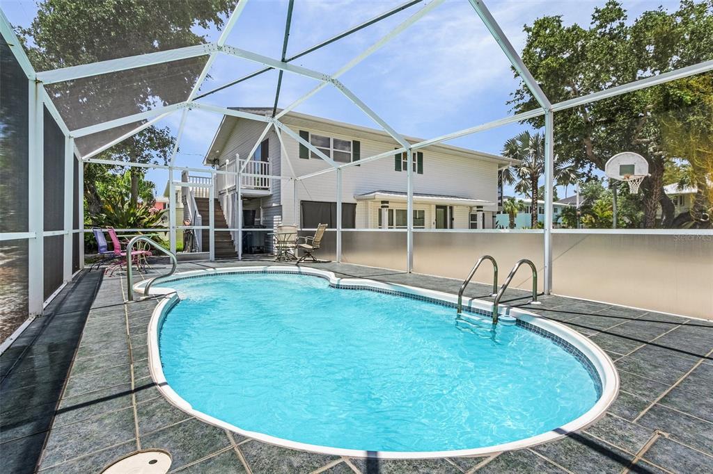 Private screened pool