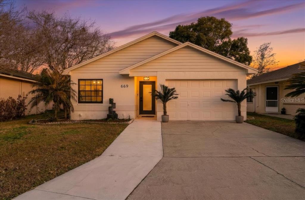 Property for sale at 669 EAGLE RUN, LAKELAND, FL, 33809