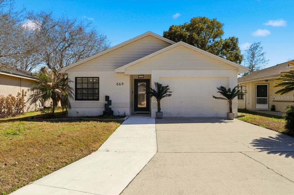 Property for sale at 669 EAGLE RUN, LAKELAND, FL, 33809