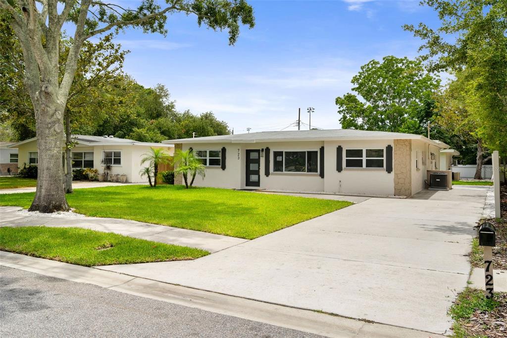 Property for sale at 723 W BAYSHORE DRIVE, TARPON SPRINGS, FL, 34689