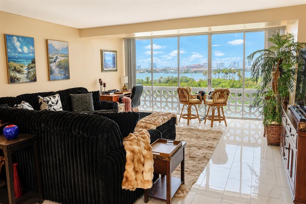 Property for sale at 31 ISLAND WAY UNIT 505, CLEARWATER BEACH, FL, 33767