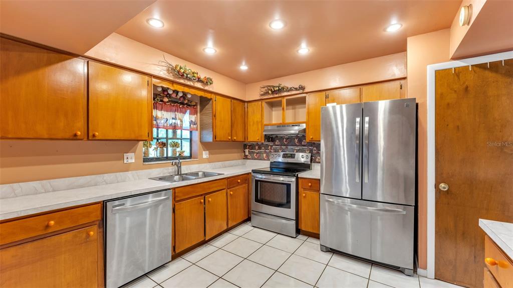 Property for sale at 842 ROCKINGHAM ROAD, LAKELAND, FL, 33809