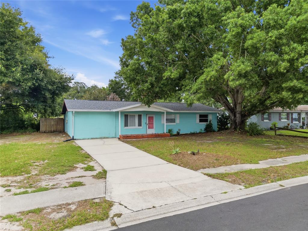 Property for sale at 120 E HOFFMAN ST, LAKE ALFRED, FL, 33850