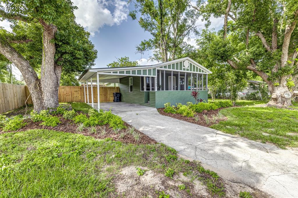 Property for sale at 2711 CRUTCHFIELD ROAD, LAKELAND, FL, 33805