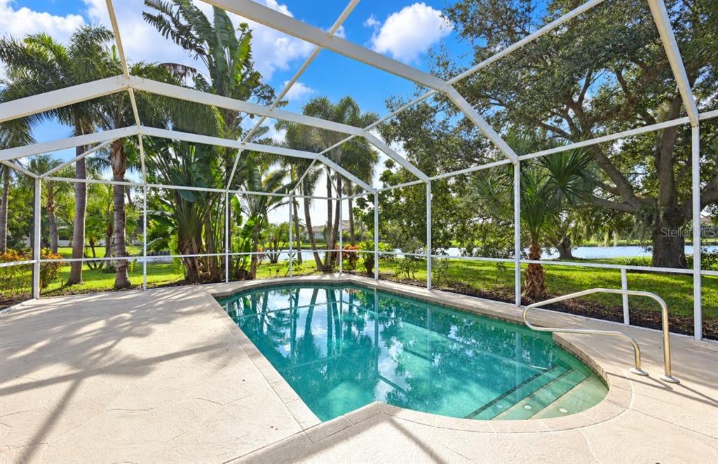 Property for sale at 6195 9TH AVENUE CIRCLE NE, BRADENTON, FL, 34212