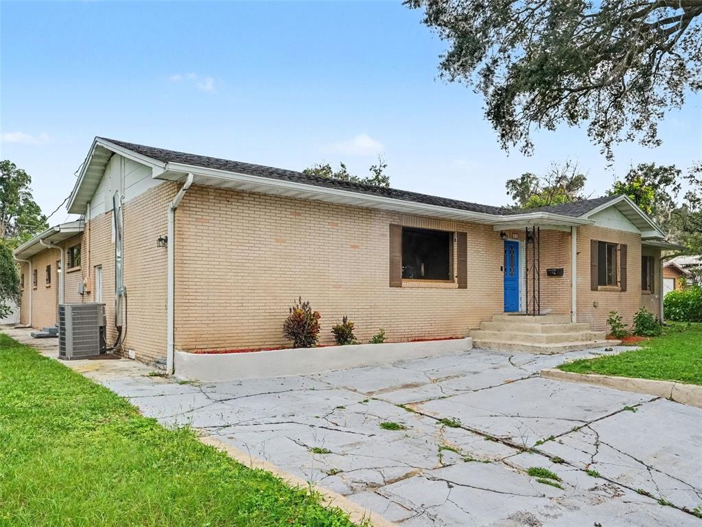 Property for sale at 513 PALENCIA PLACE, LAKELAND, FL, 33803