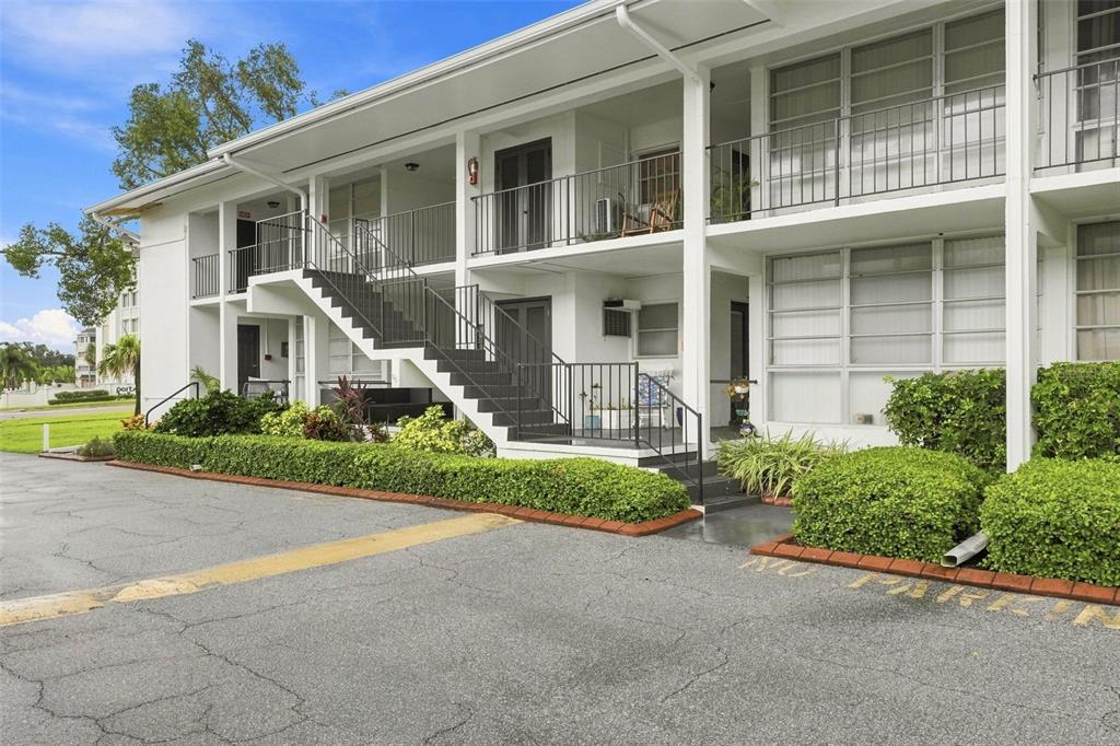 Property for sale at 2950 W BAY DRIVE UNIT B1, BELLEAIR BLUFFS, FL, 33770