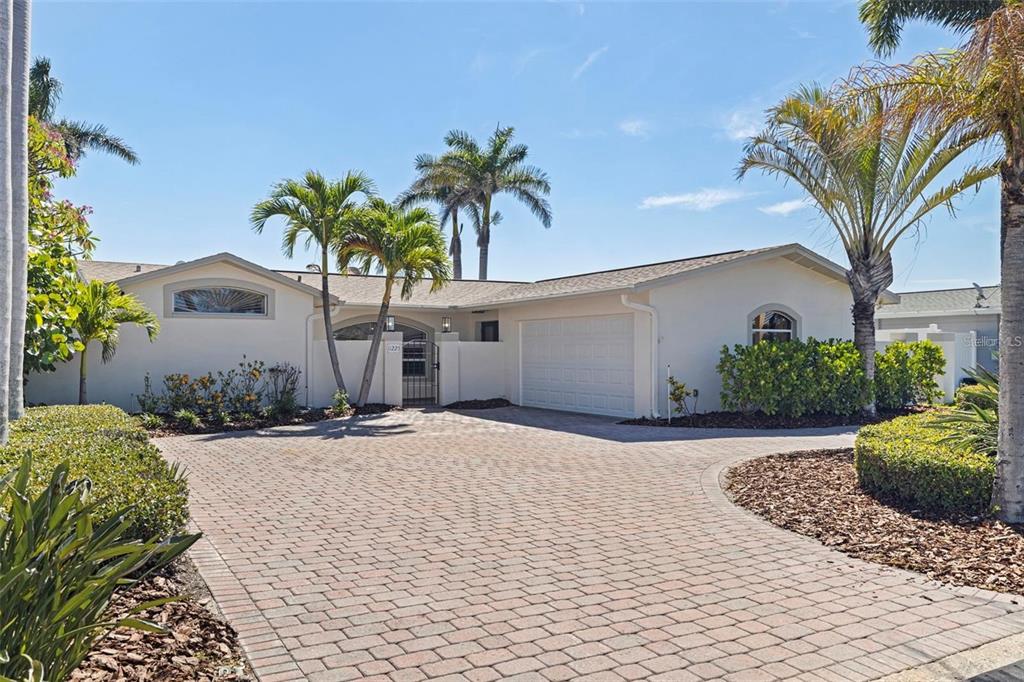 Property for sale at 11225 4TH STREET E, TREASURE ISLAND, FL, 33706