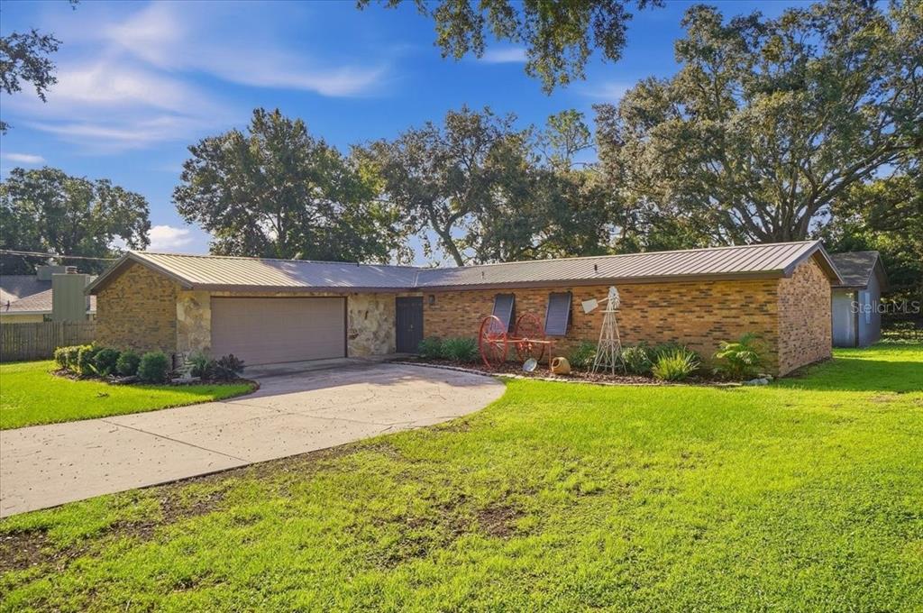 Property for sale at 611 E HIGHLAND DRIVE, LAKELAND, FL, 33813