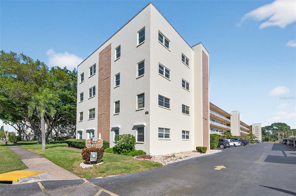 Property for sale at 5705 80TH STREET N UNIT 105, ST PETERSBURG, FL, 33709