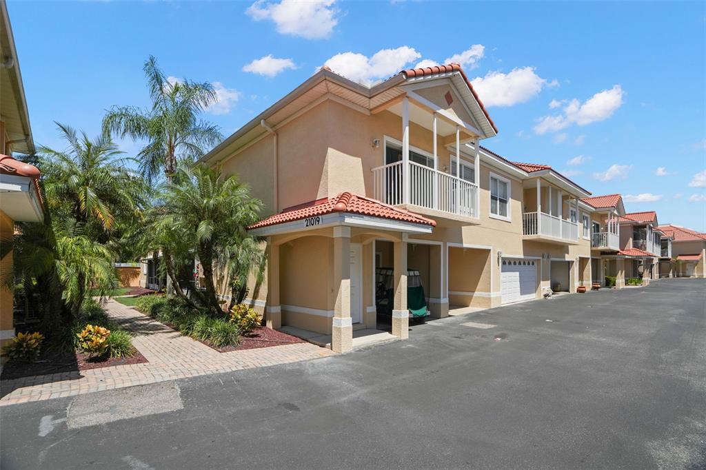 Property for sale at 21019 SUNPOINT WAY UNIT 201, LUTZ, FL, 33558