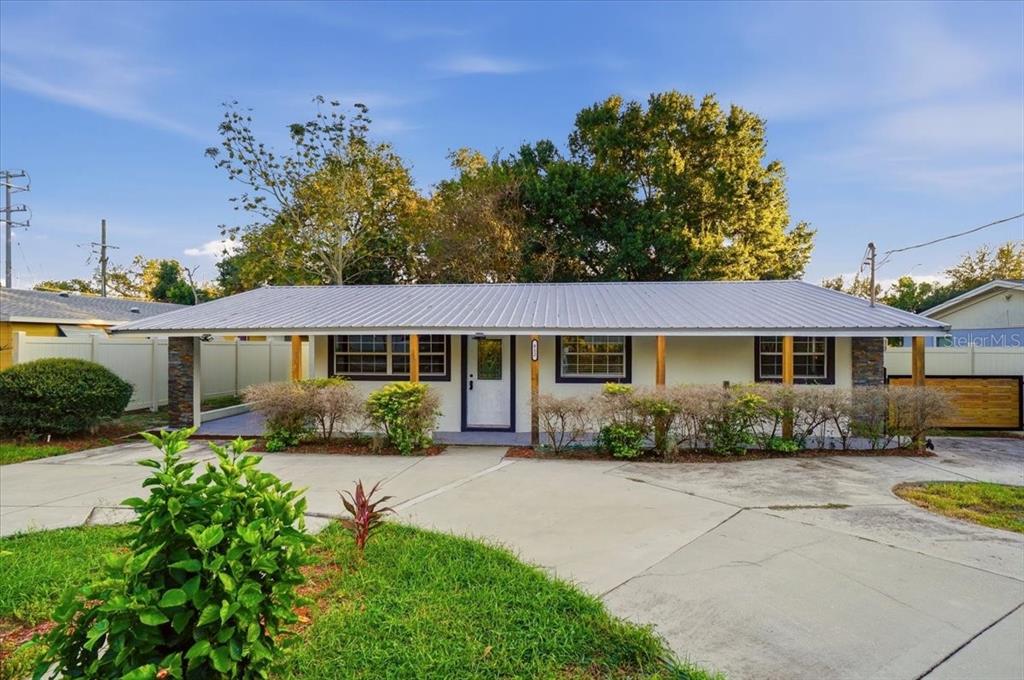 Property for sale at 812 WINDSOR STREET, LAKELAND, FL, 33803